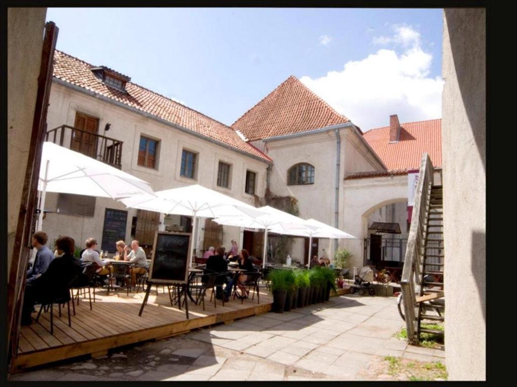 Seven Fridays Guest House Вилнюс Екстериор снимка